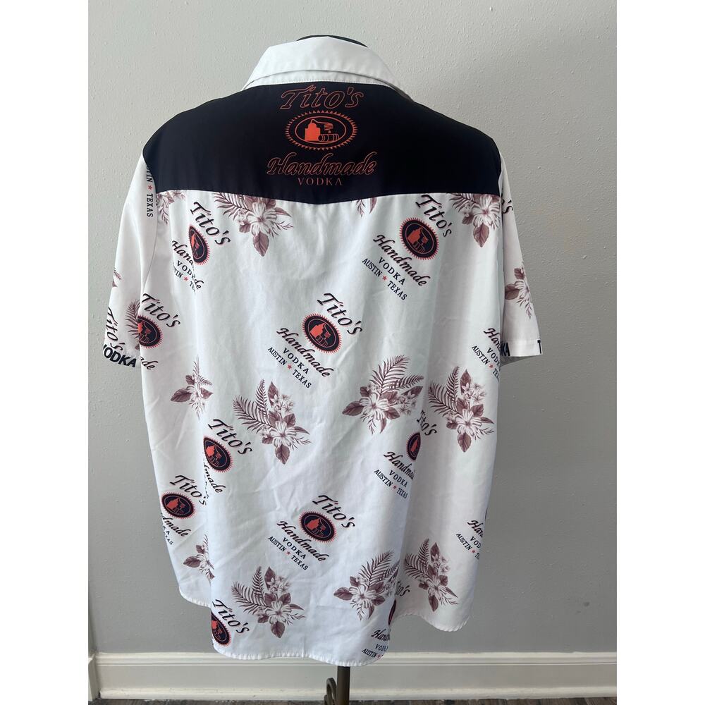 Tito’s homemade Vodka Austin TX Hawaiian Shirt Men’s XL Button Up Vacation Party